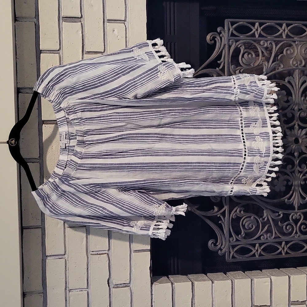 Embroidered linen top by John Mark zs L